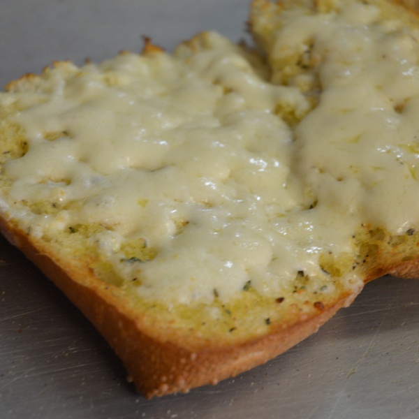 Order Cheesy Garlic Bread food online from Brothers Pizza store, San Francisco on bringmethat.com