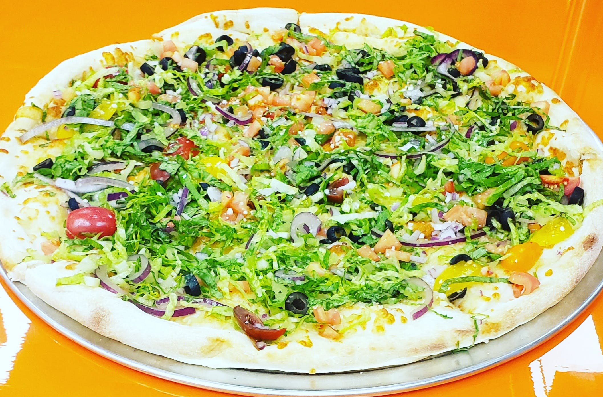 Order salad pizza - 18'' XL Pizza pie food online from J-Joe Berrylicious store, White Plains on bringmethat.com