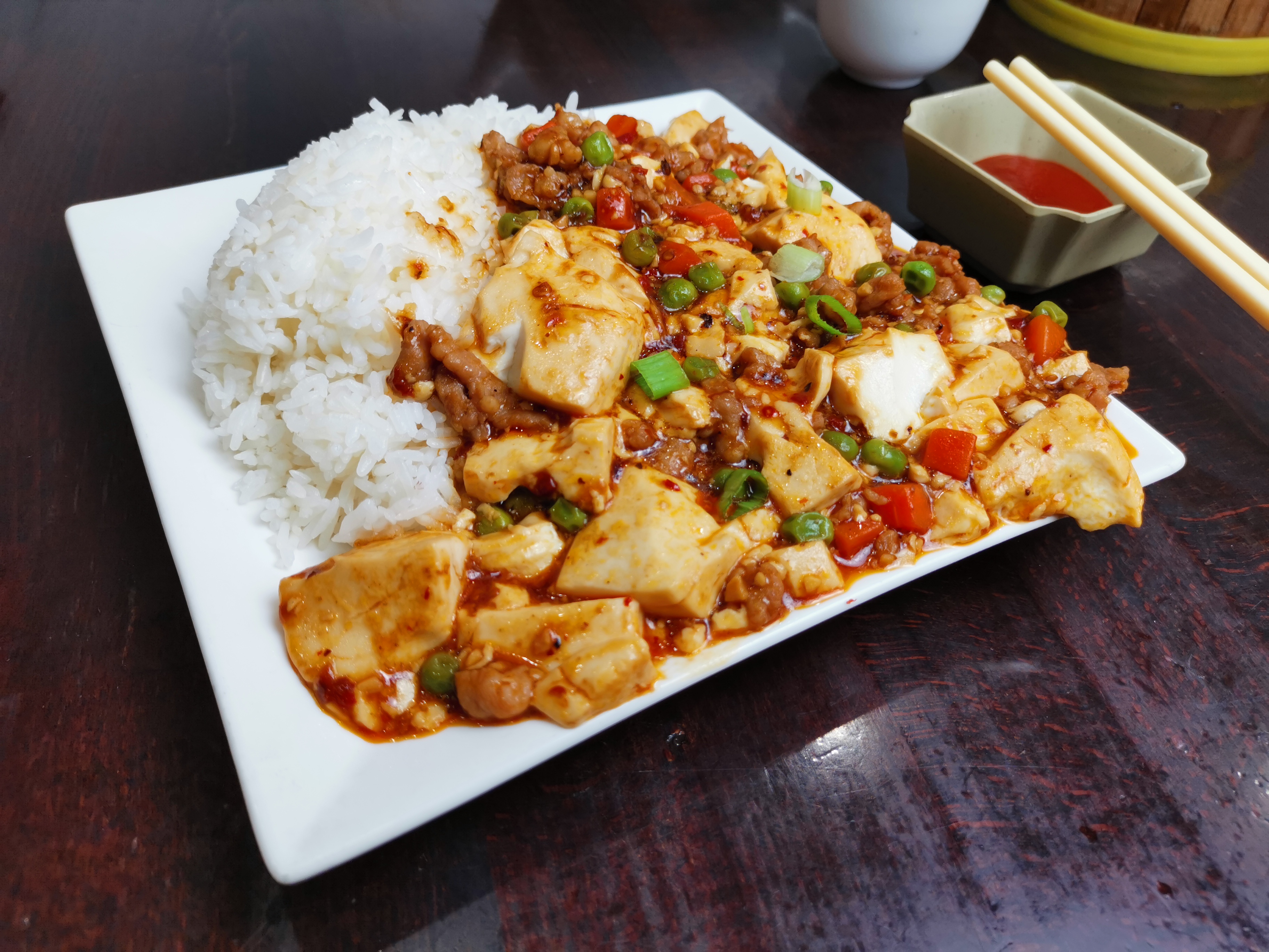 Order # 16 麻婆豆腐飯 Ma Po Tofu Over Rice Plate food online from Broadway Dim Sum store, San Francisco on bringmethat.com