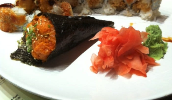 Order Spicy Tuna Roll food online from Omiya Sushi II store, Brooklyn on bringmethat.com