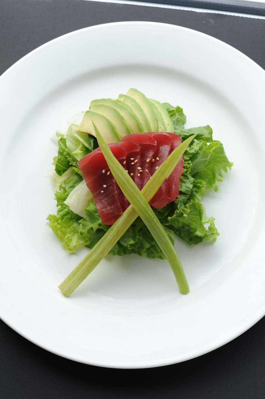 Order Sesame Tuna Salad food online from Fin II Japanese Restaurant store, Stamford on bringmethat.com
