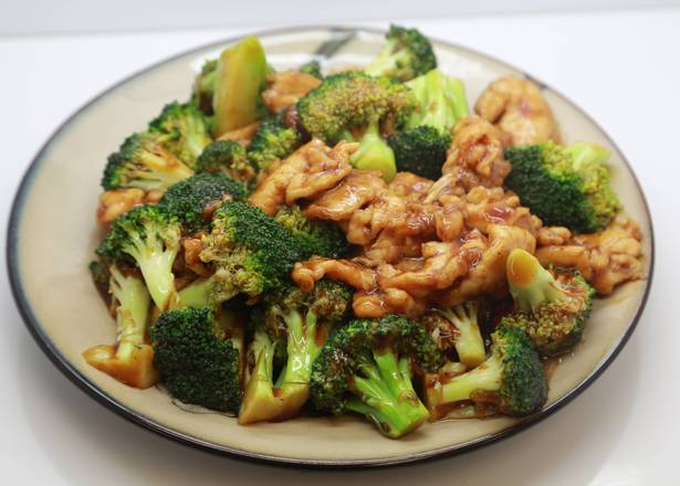 Order Chicken with Broccoli 芥蘭雞 food online from Uncle Chen's Chinese Restaurant store, State College on bringmethat.com