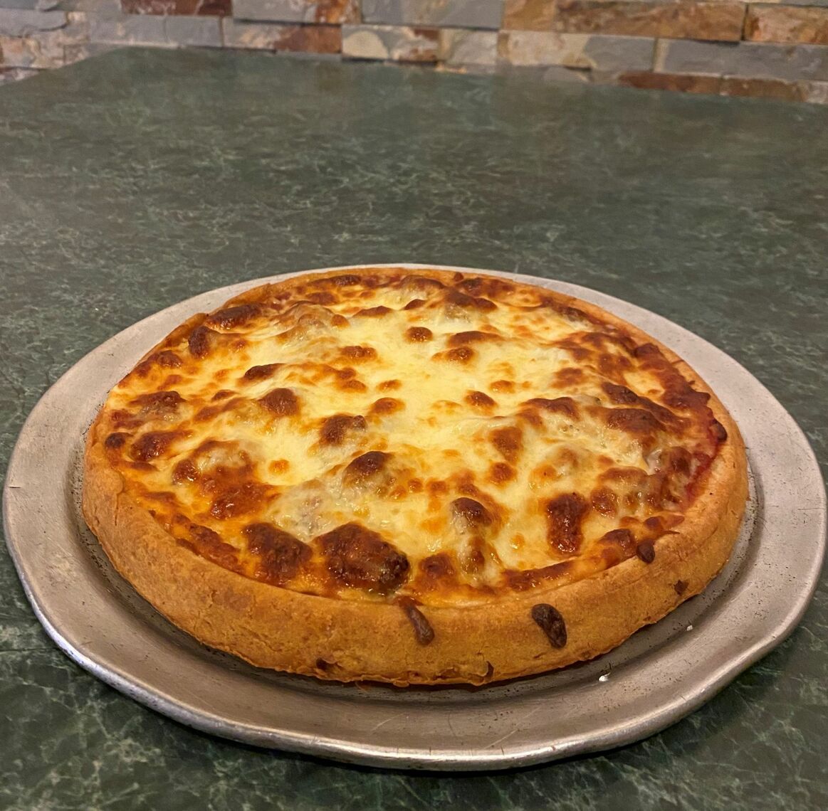 Order Gluten Free Pizza food online from Beggars Pizza store, Gary on bringmethat.com