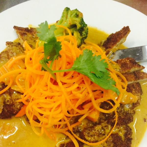 Order Crispy Chicken Curry food online from Thai Tea Asian Fusion Cafe  store, Irving on bringmethat.com
