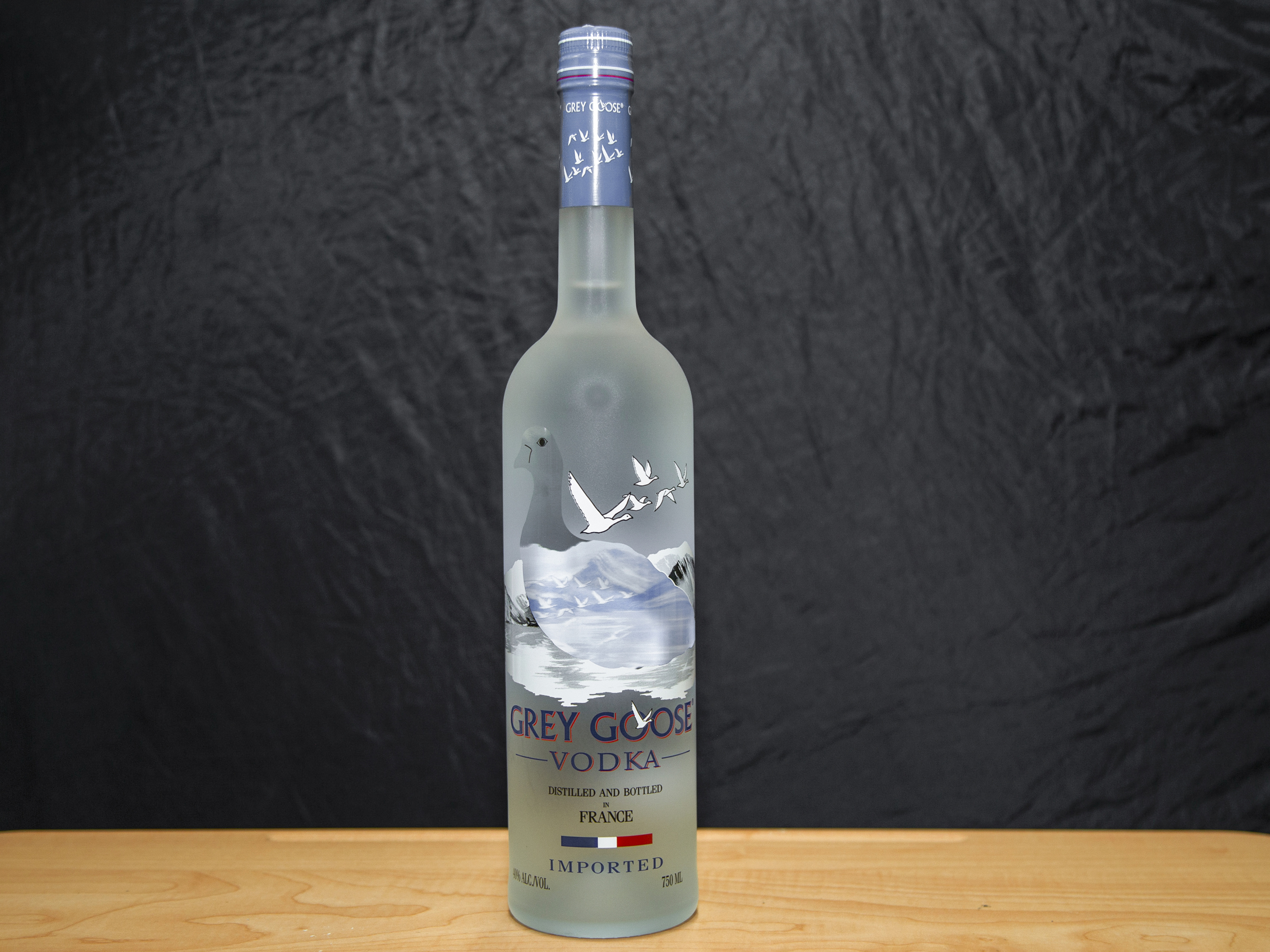 Order Grey Goose, 750 ml. Vodka (40.0% ABV) food online from Platinum Star Food & Liquor store, Chicago on bringmethat.com