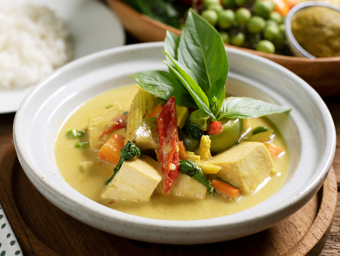 Order Green Curry  food online from At Nine Restaurant & Bar store, New York on bringmethat.com