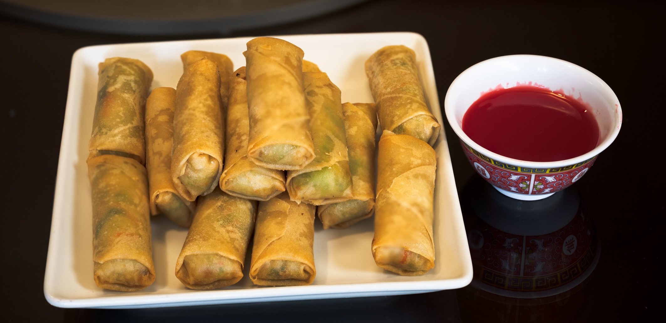 Order Egg Roll 蔬菜春卷 food online from China town Restaurant store, Anchorage on bringmethat.com