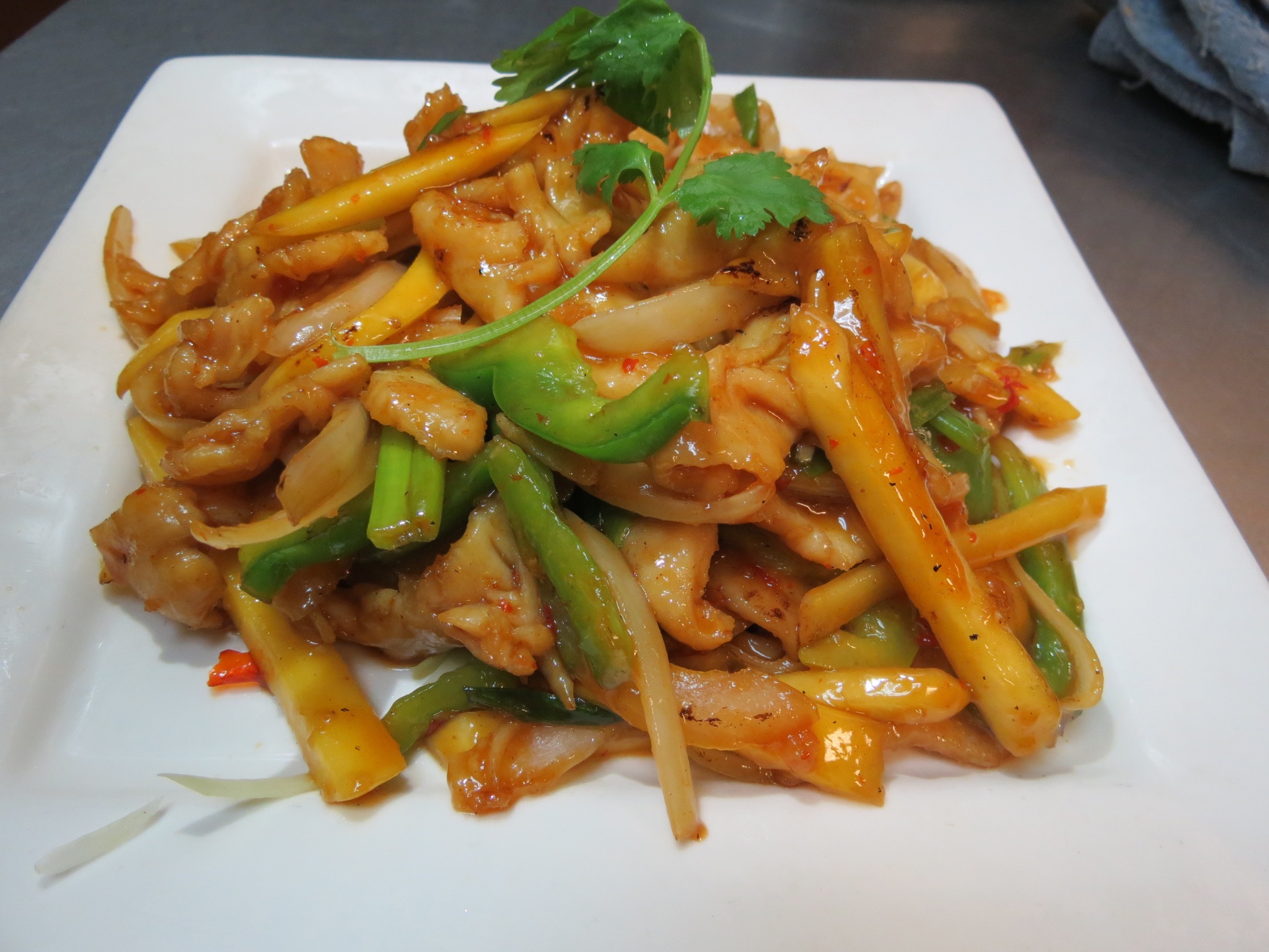 Order 7. Thai Mango Plate food online from Lucky Kitchen store, Eastvale on bringmethat.com