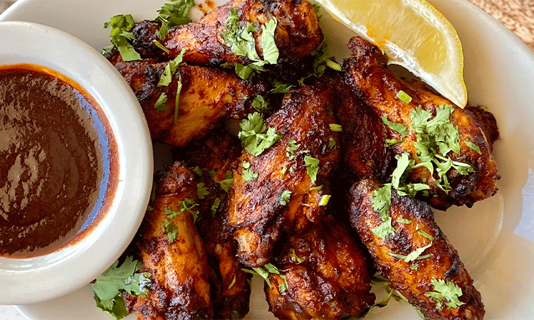Order BBQ STYLE CHICKEN WINGS food online from Amicis East Coast Pizzeria store, Menlo Park on bringmethat.com