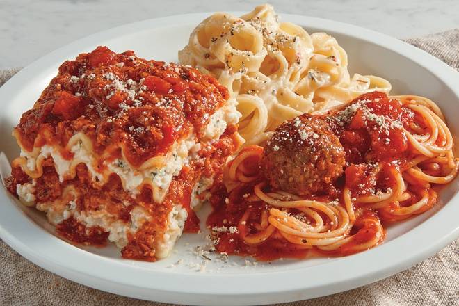 Order Classic Sampler food online from Fazoli's store, Independence on bringmethat.com