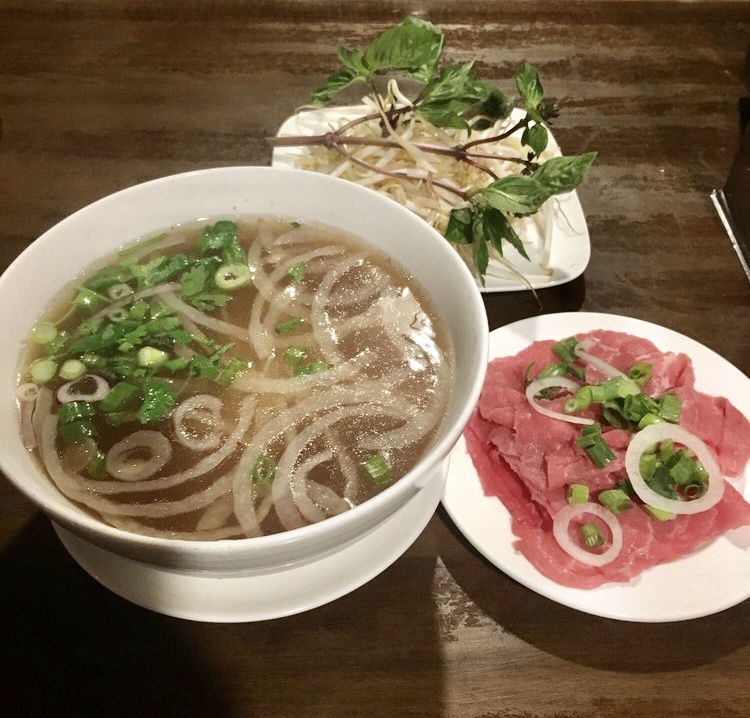 Order Rare Beef Eye Round Noodle Soup (Tái) food online from Hello Saigon store, New York on bringmethat.com