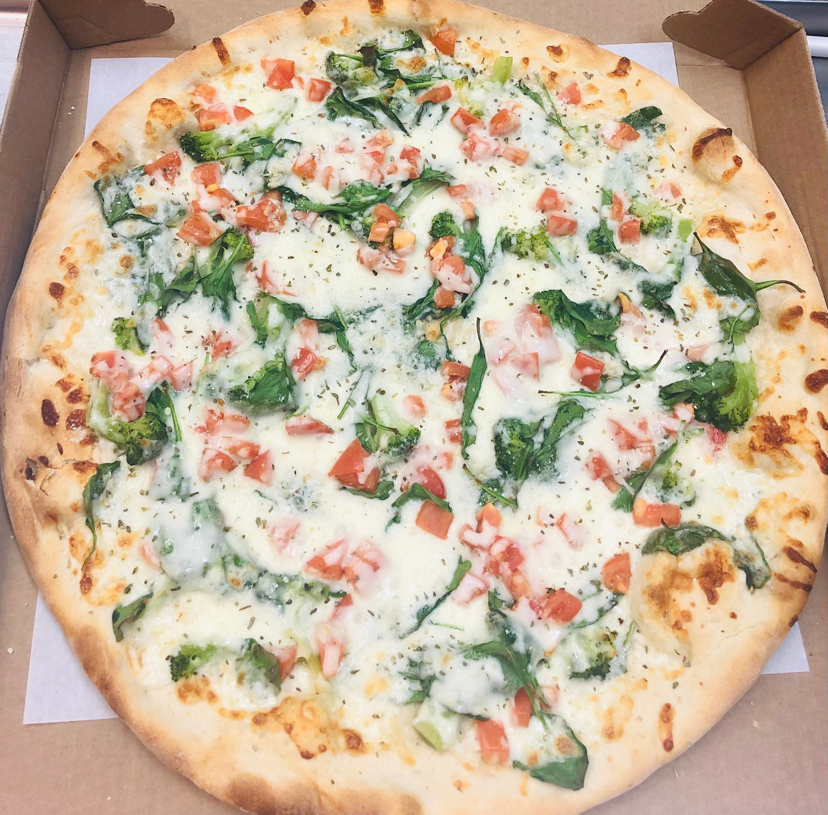 Order Capri Pizza - Medium 14'' food online from Vip Pizza & Pasta store, Malvern on bringmethat.com
