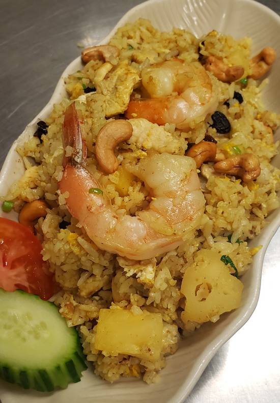 Order Pineapple Fried Rice food online from Thai Dishes on Broadway store, Santa Monica on bringmethat.com