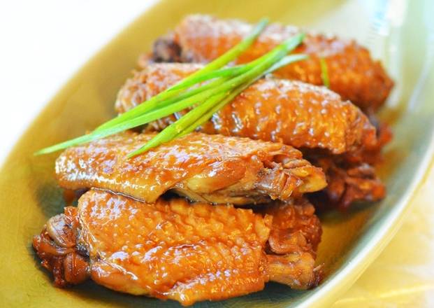 Order 滷水雞翼 Soy Marinated Chicken Wings food online from Phoenix Dessert store, Rowland Heights on bringmethat.com