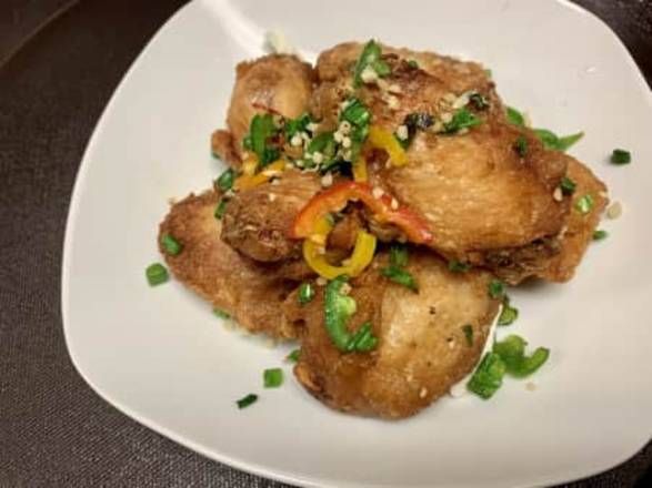 Order 椒盐鸡翼 Salt & Pepper Chicken Wing food online from Golden Eagle Chinese store, Honolulu on bringmethat.com