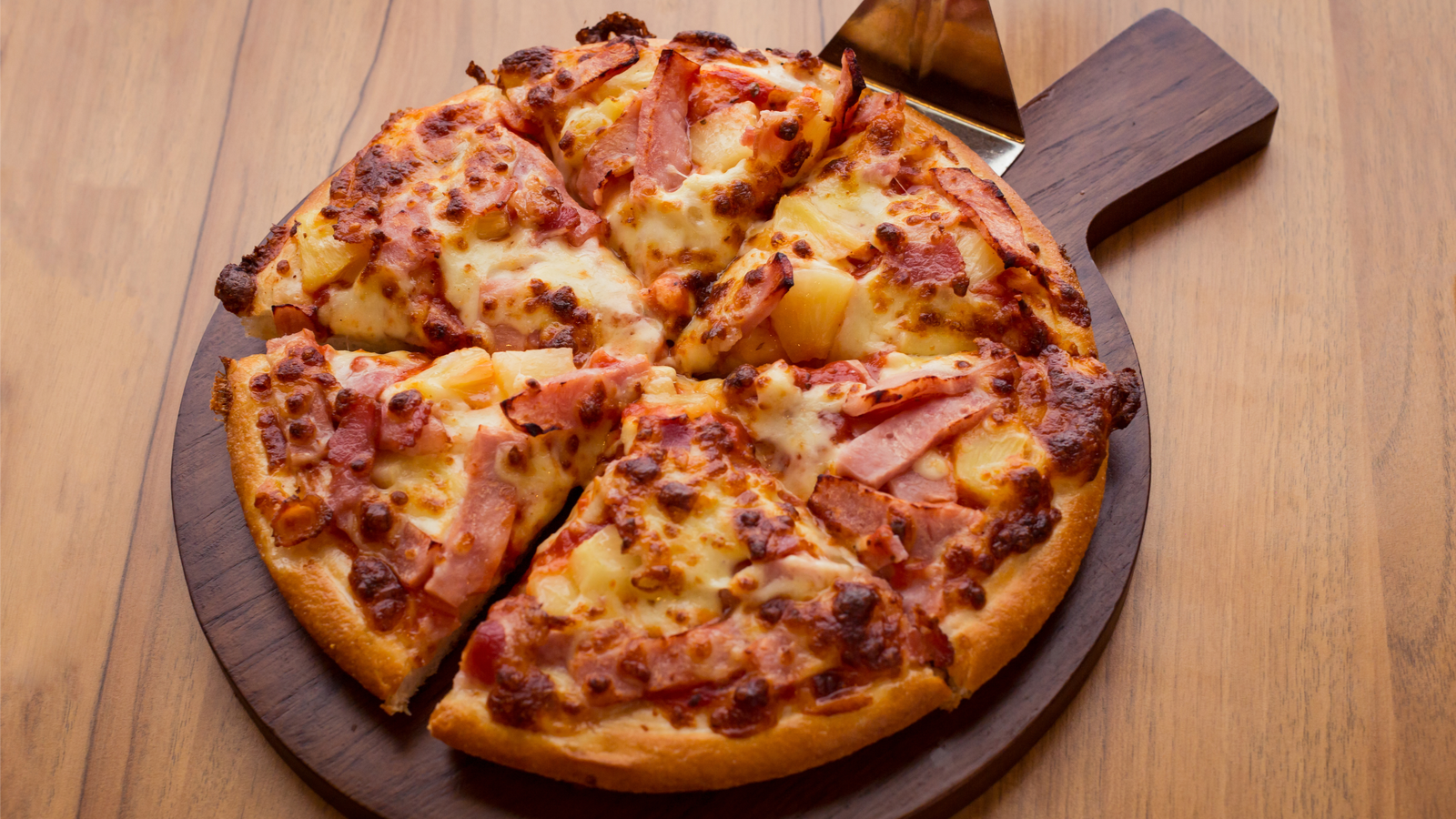 Order The Hawaiian Pizza food online from High Life Pizzas store, Modesto on bringmethat.com