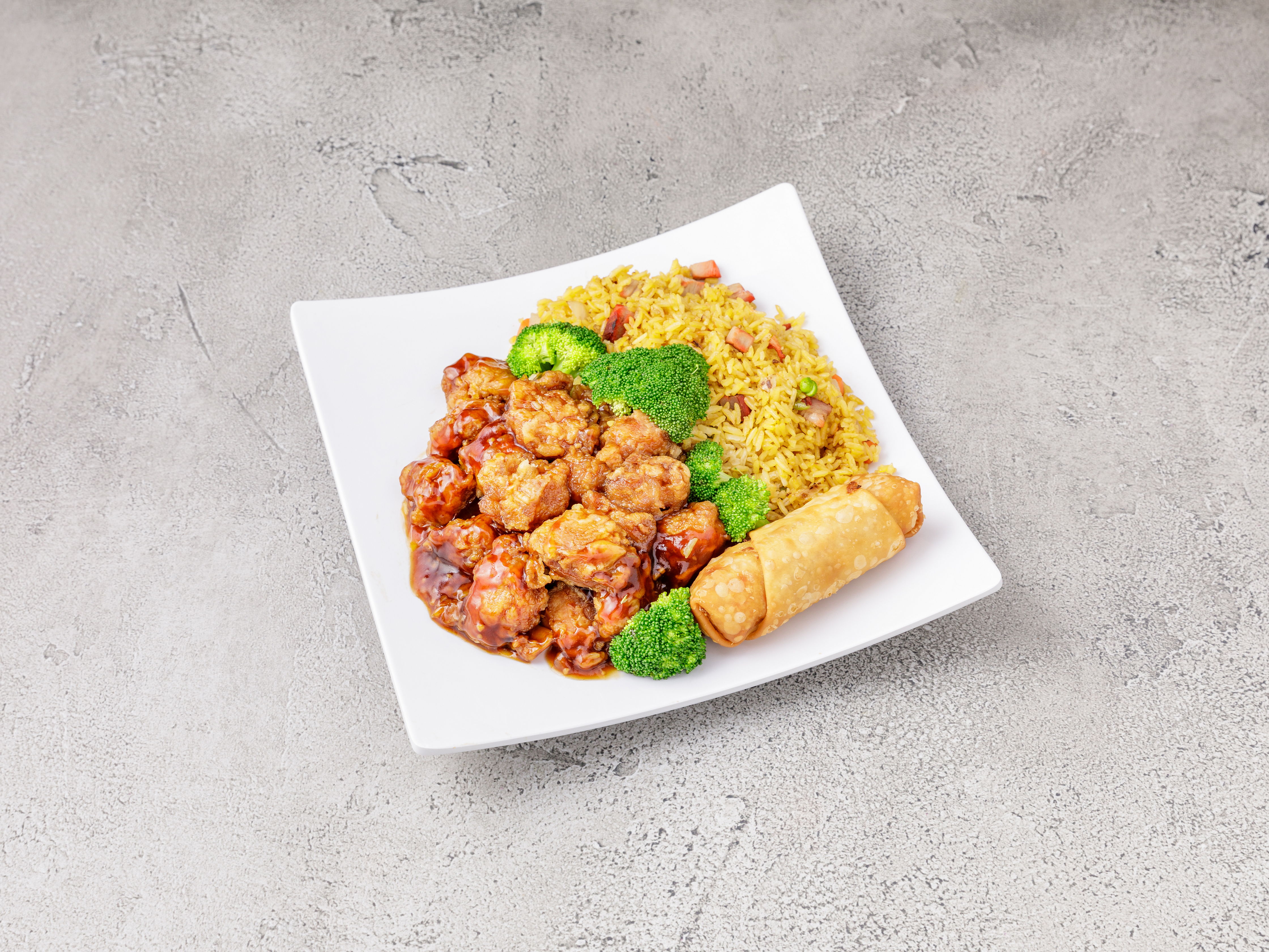 Order C21. General Tso's Chicken Combo Plate for 1 food online from Bruce Lee Ii store, Halethorpe on bringmethat.com