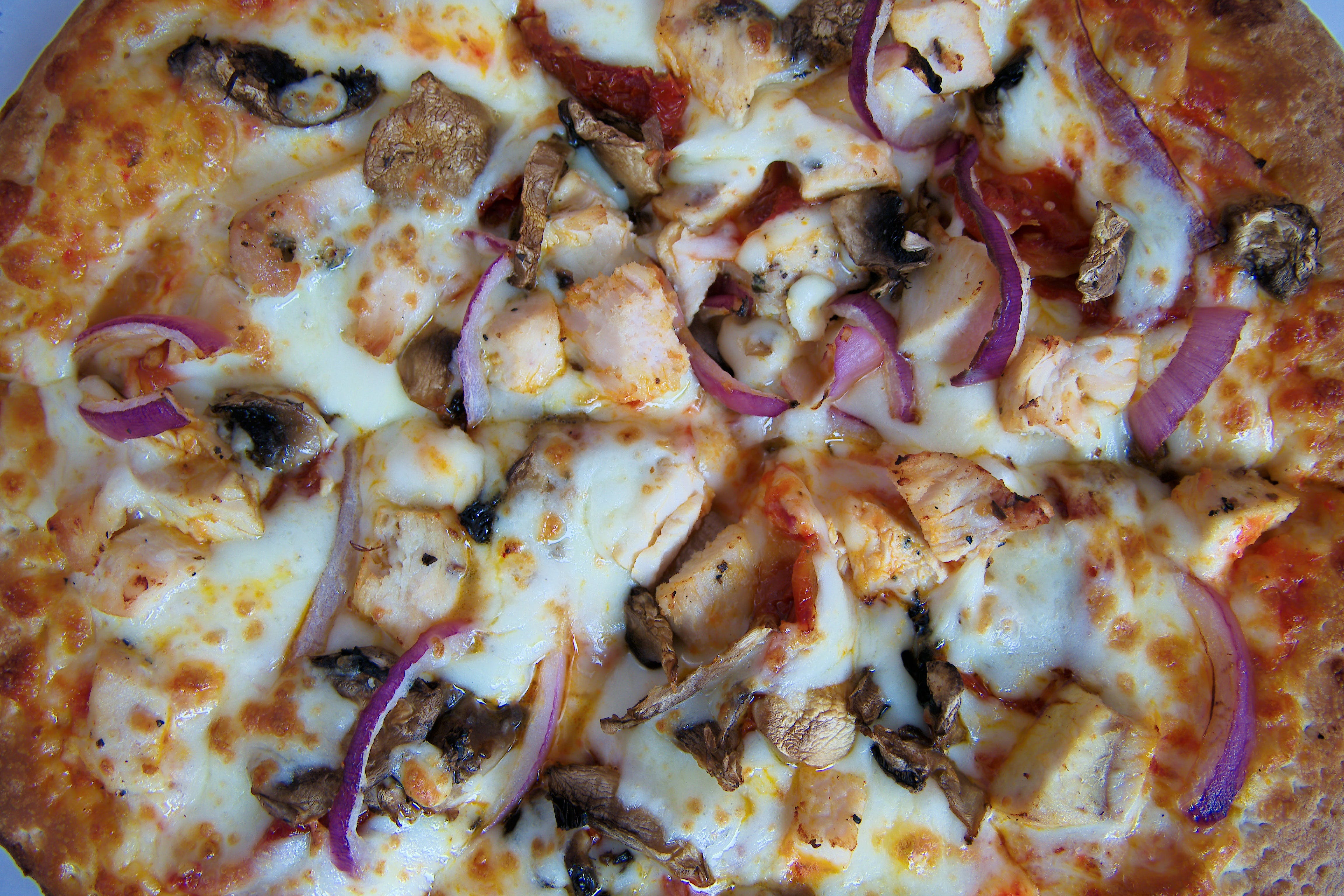 Order Spicy Chicken Pizza - Small 10'' food online from Pizza Pie Me store, Arlington on bringmethat.com