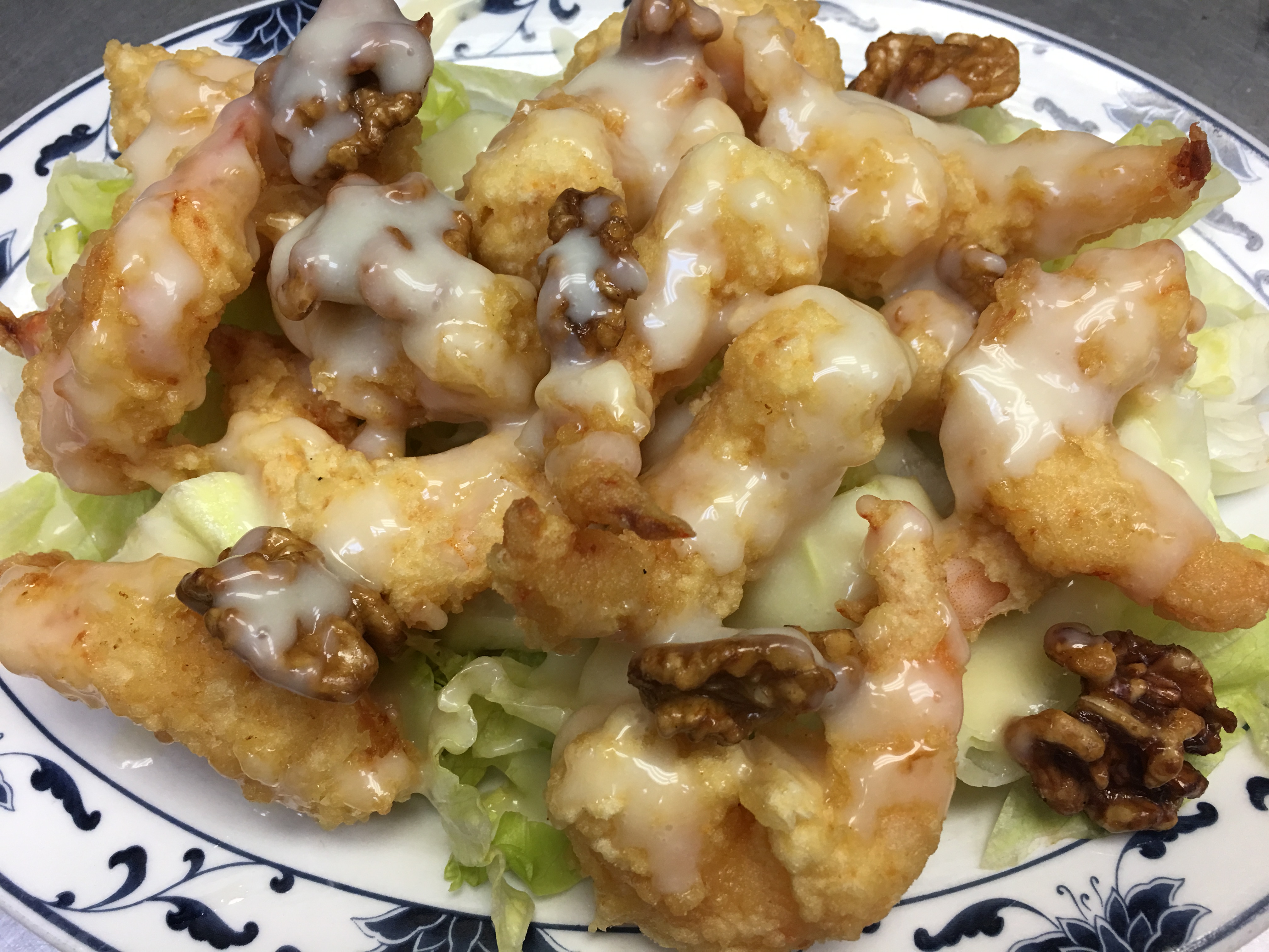 Order H18. Honey Walnut Shrimp food online from QQ Star China Cafe store, Friendswood on bringmethat.com