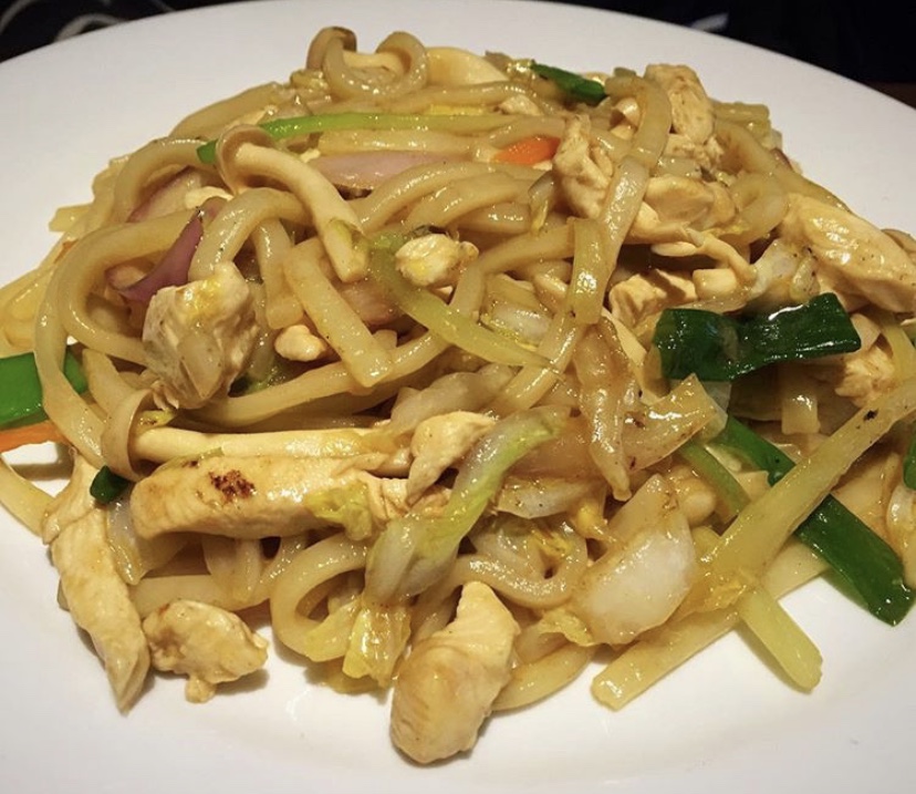 Order 46. Chicken Yaki Udon food online from Fu Ji Restaurant store, Stamford on bringmethat.com