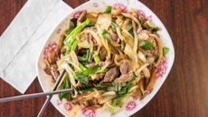 Order 64. Mongolian Beef 蒙古牛 food online from He Rui store, Oklahoma City on bringmethat.com