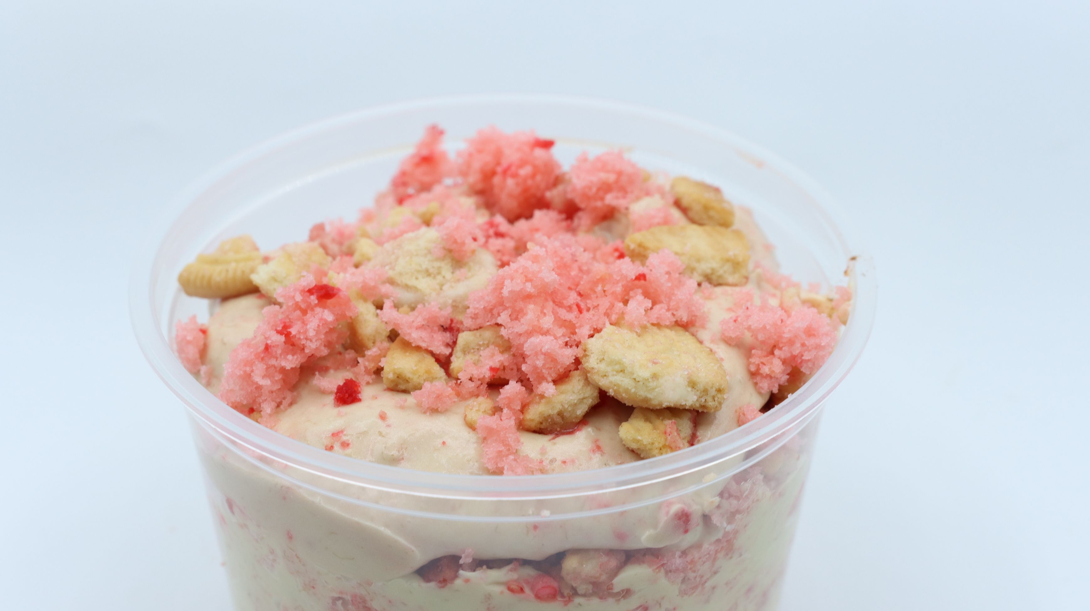 Order Strawberry Crunch Banana Pudding food online from Big Daddy's Banana Pudding store, Phoenix on bringmethat.com