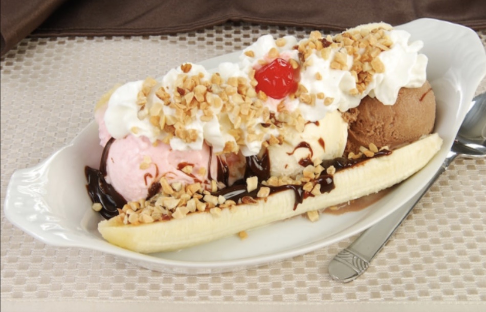 Order Banana Split Breyer’s IceCream  food online from Taste Cafe & Grill store, Ozone Park on bringmethat.com