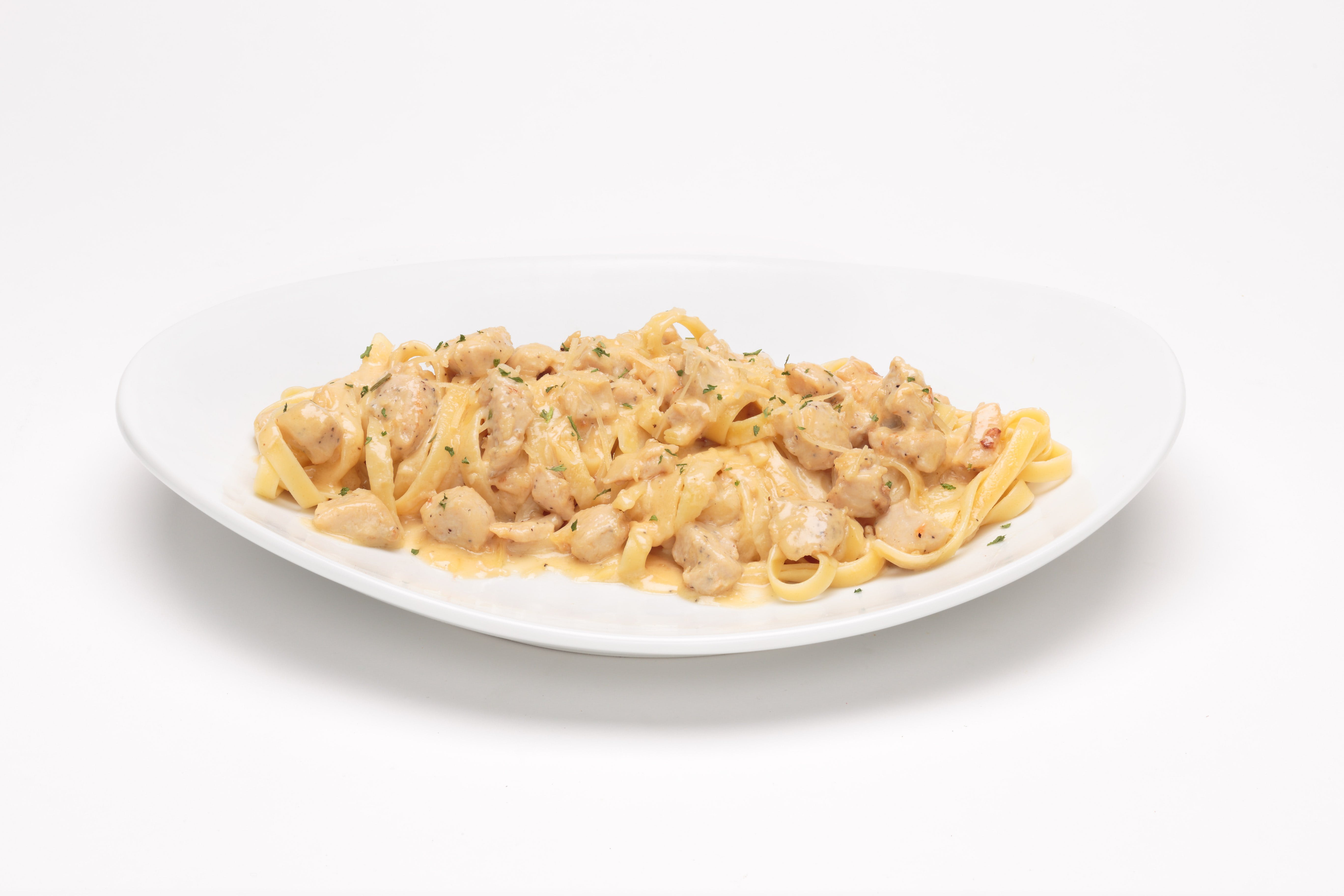 Order Chicken Alfredo - Entree food online from Oggi's pizza & brewing co. store, Garden Grove on bringmethat.com