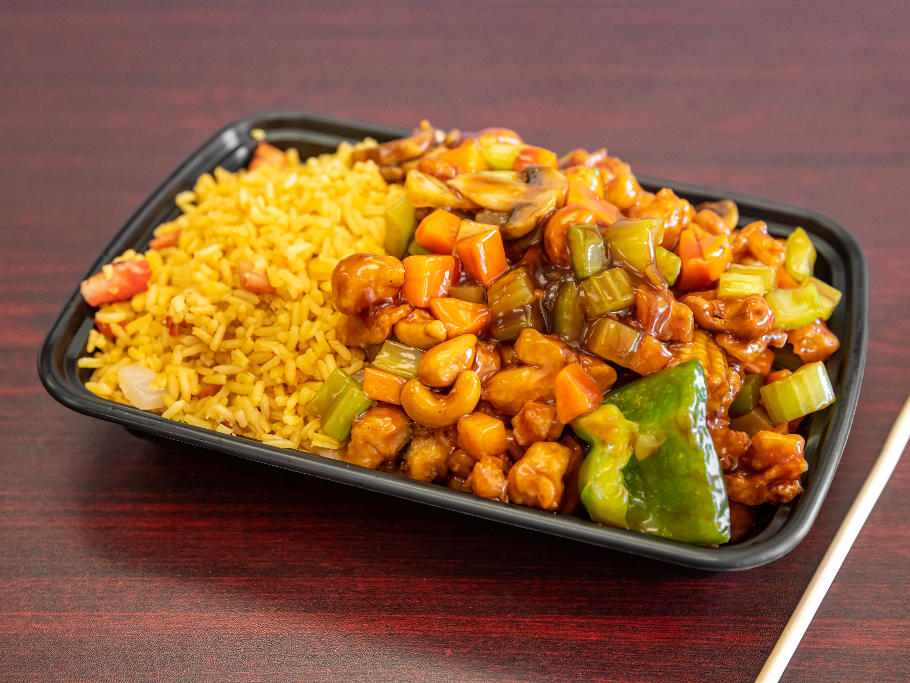 Order 62. Chicken with Cashew Nut food online from China King Chinese Restaurant store, Royal Palm Beach on bringmethat.com