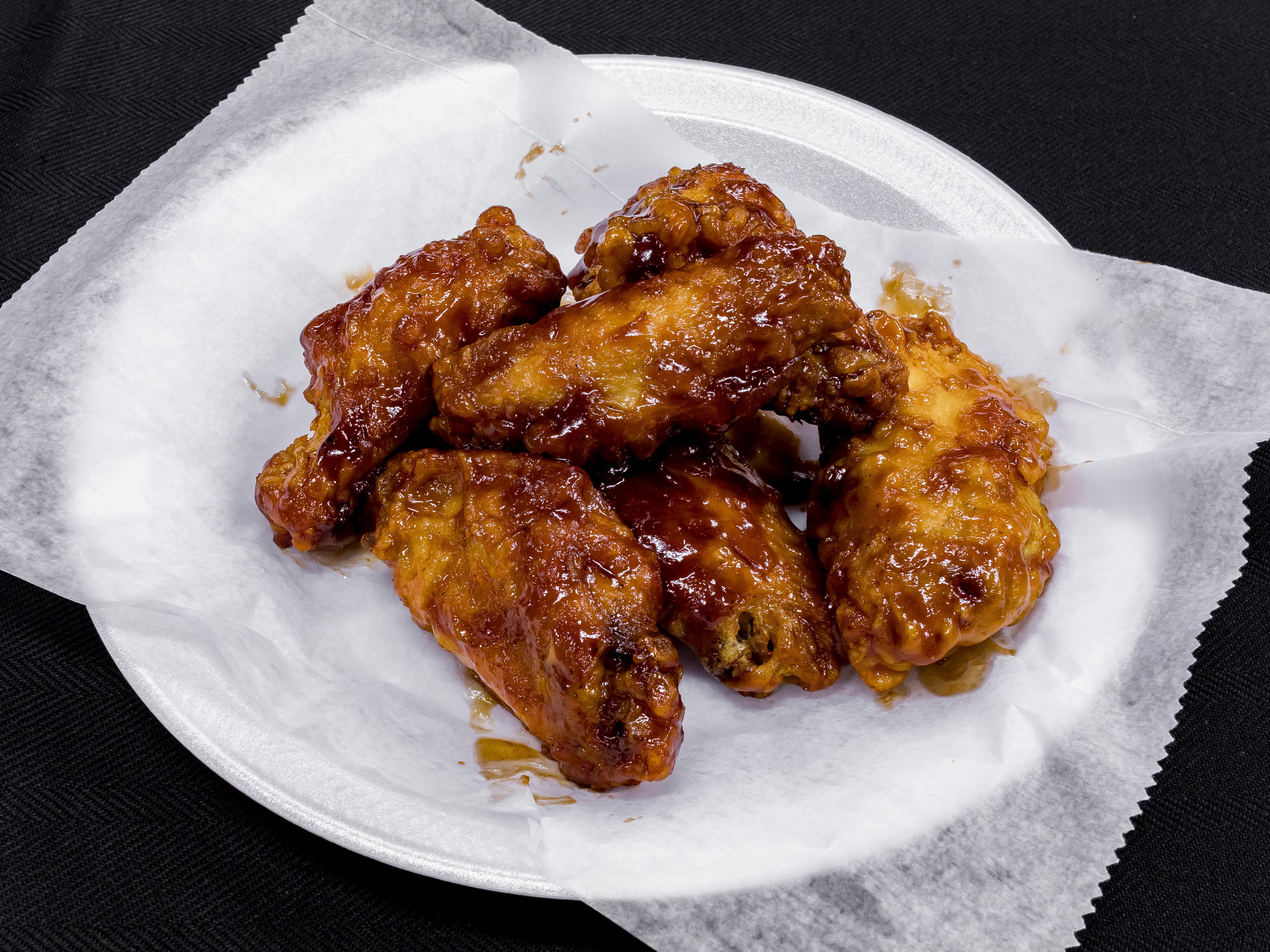 Order 6 Wings food online from Eni Deli store, Philadelphia on bringmethat.com