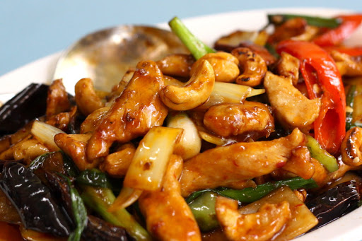 Order Cashew Nut with Chicken food online from Satto Thai And Sushi store, Atlanta on bringmethat.com