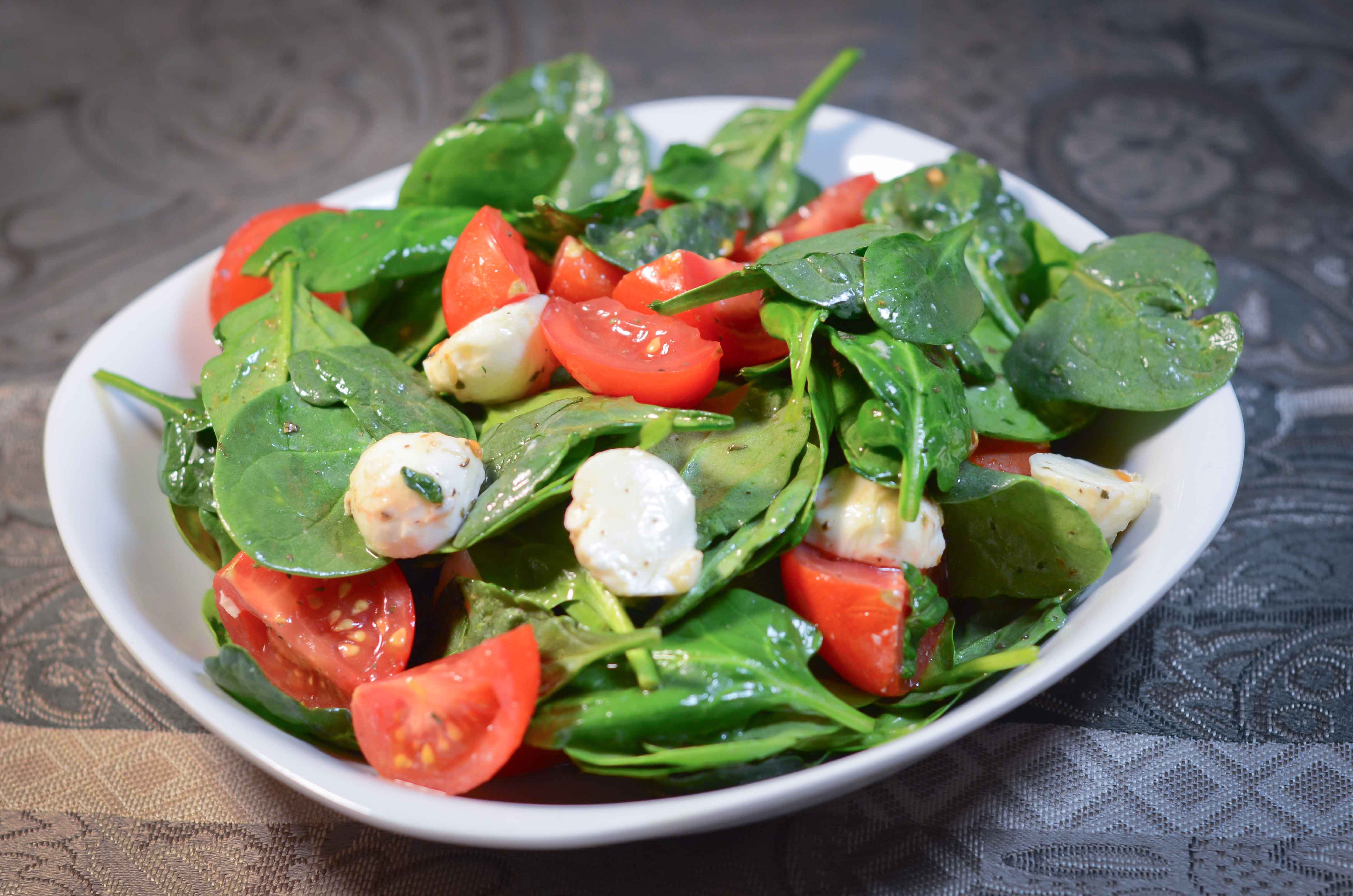 Order Spinach Salad food online from Tony's Pizzeria store, New Hartford on bringmethat.com