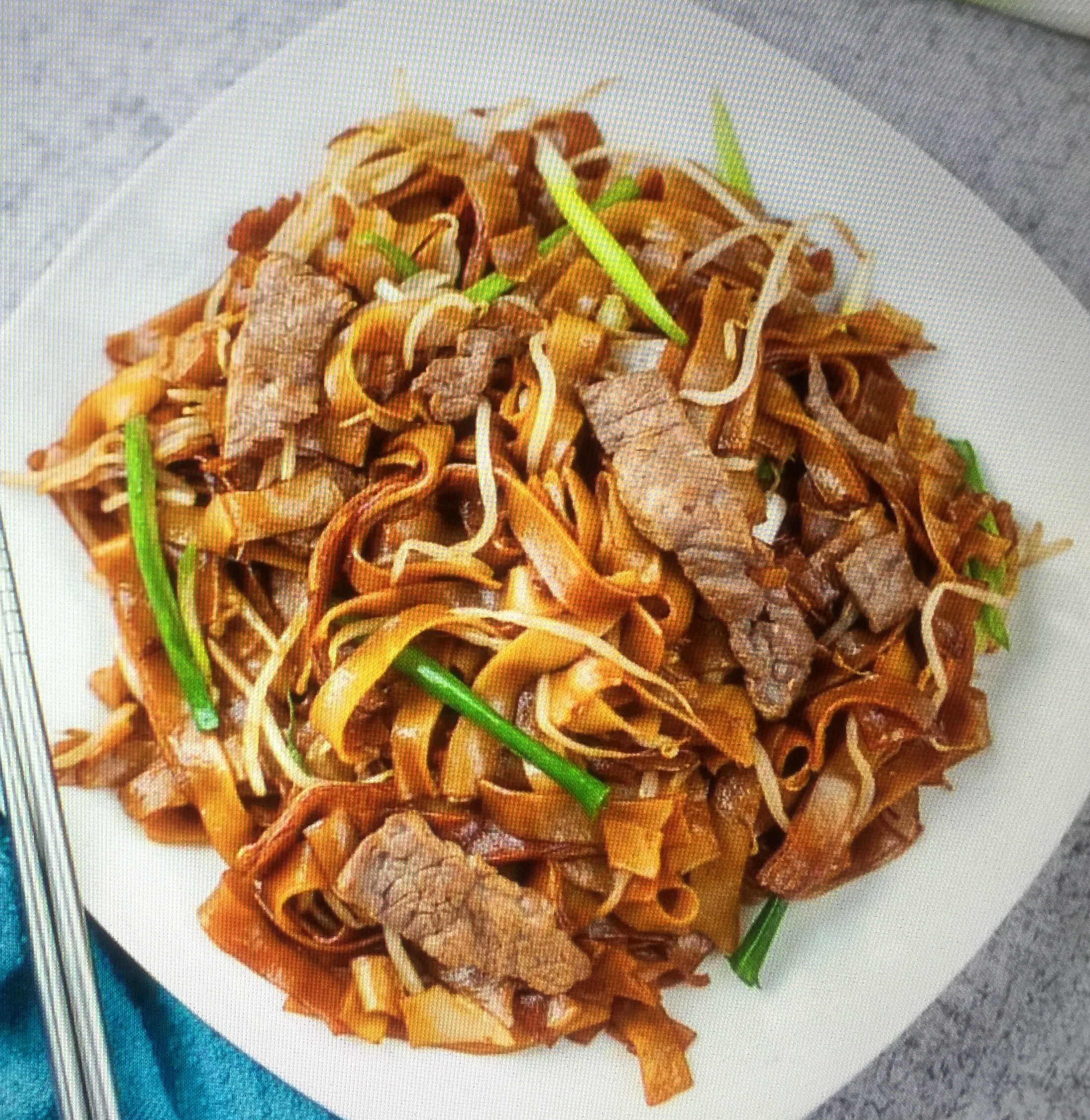 Order Beef Chow Fun 牛河 food online from New Emmy's Restaurant store, San Francisco on bringmethat.com