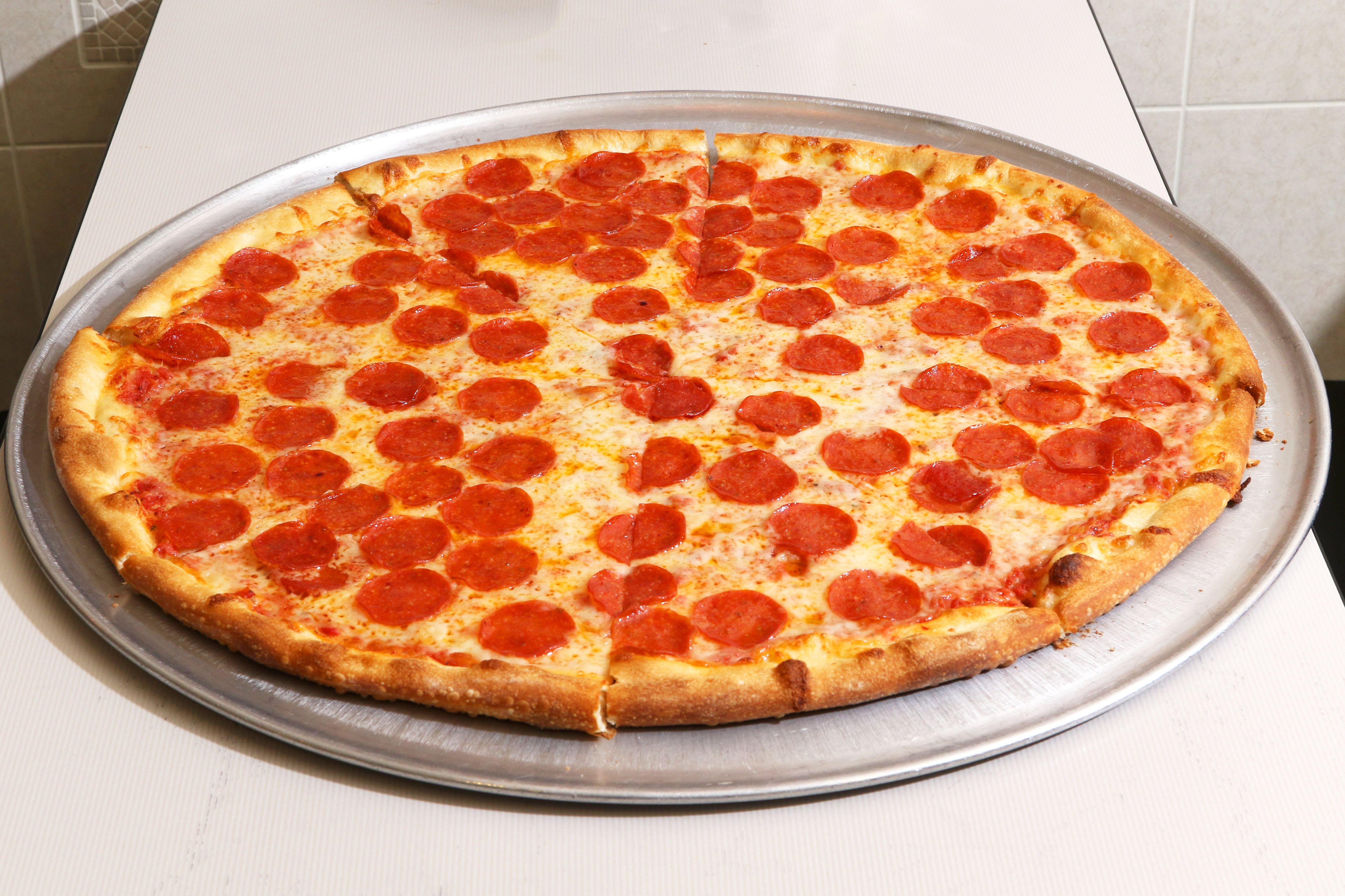 Order Pepperoni Pizza - Medium 14'' food online from Filippos Famous Pizza store, New Brunswick on bringmethat.com