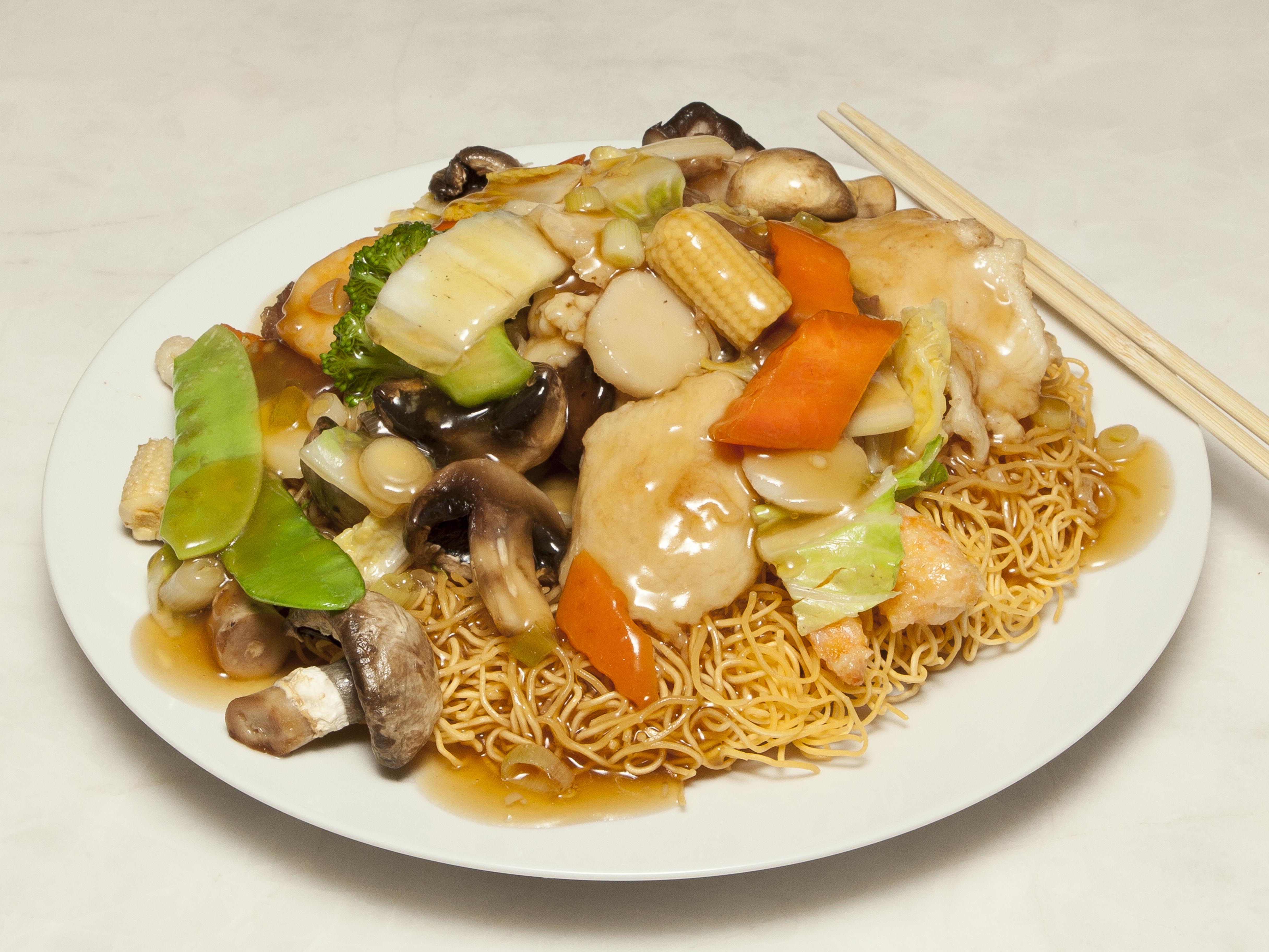 Order 74. Hong Kong Style Chow Mein food online from China One store, Las Vegas on bringmethat.com