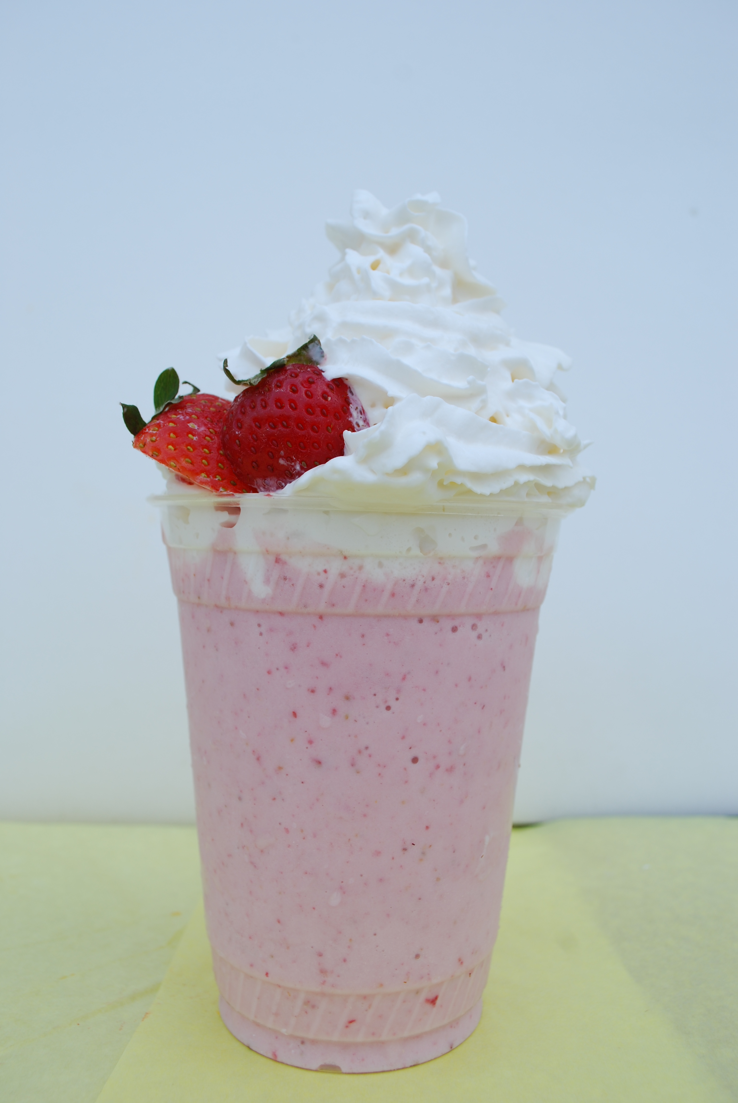 Order Strawberry Dreamer Smoothie food online from The Bagel Bakery store, Salinas on bringmethat.com