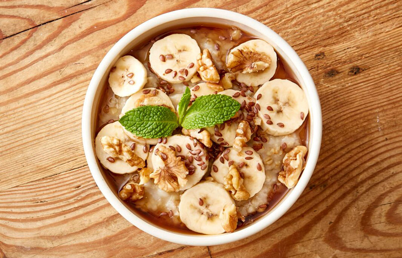Order Organic Steel-Cut Oatmeal with Banana food online from Le Pain Quotidien store, Los Angeles on bringmethat.com