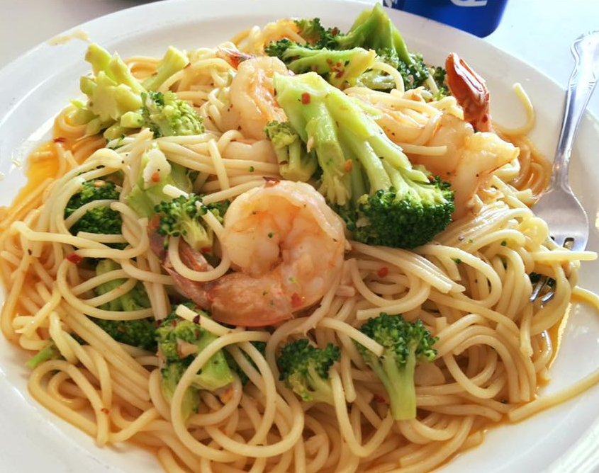 Order Linguine with Shrimp and Broccoli food online from Francesco Bros Pizzeria store, Bensenville on bringmethat.com