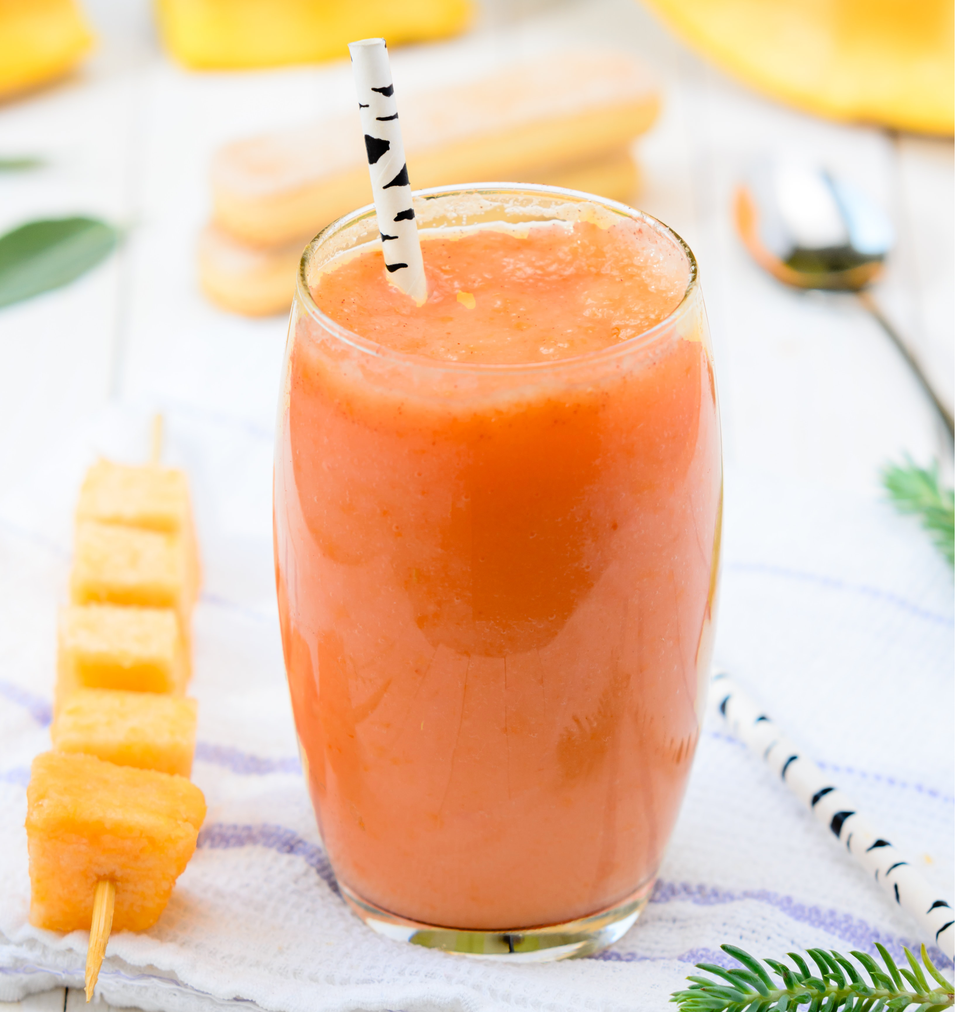 Order Strawberry Mango Smoothie food online from Jewel Or Juice store, Kailua on bringmethat.com
