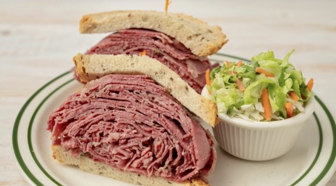 Order Hot Corned Beef Sandwich food online from Famous Labels Deli store, Los Angeles on bringmethat.com