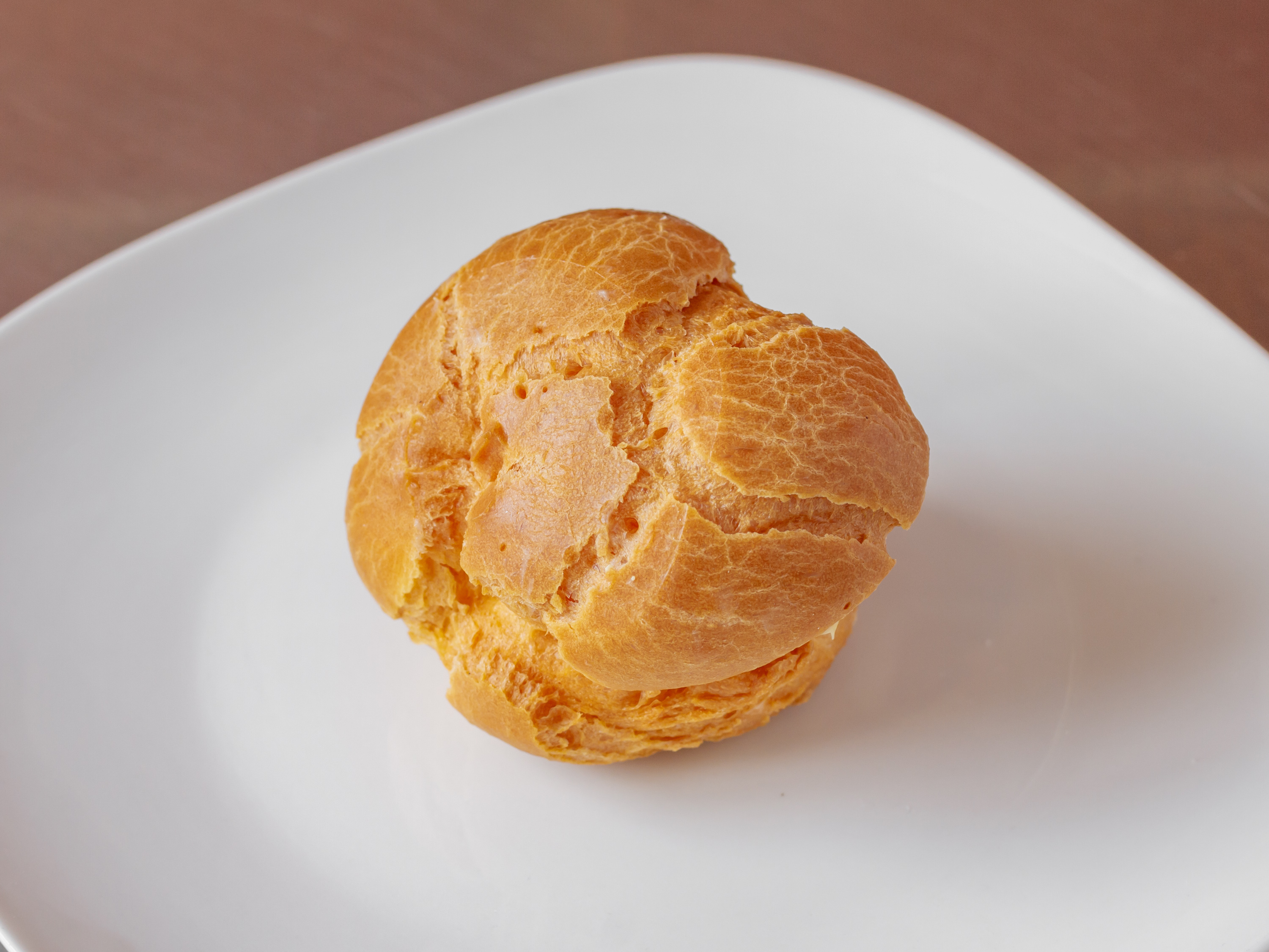 Order Cream Puff food online from Vaccaros Italian Pastry Shop store, Cockeysville on bringmethat.com
