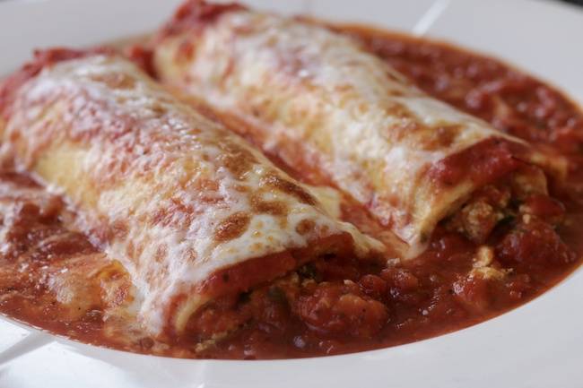 Order Chicken Cannelloni food online from Bambinelli'S Italian Restaurant store, Atlanta on bringmethat.com