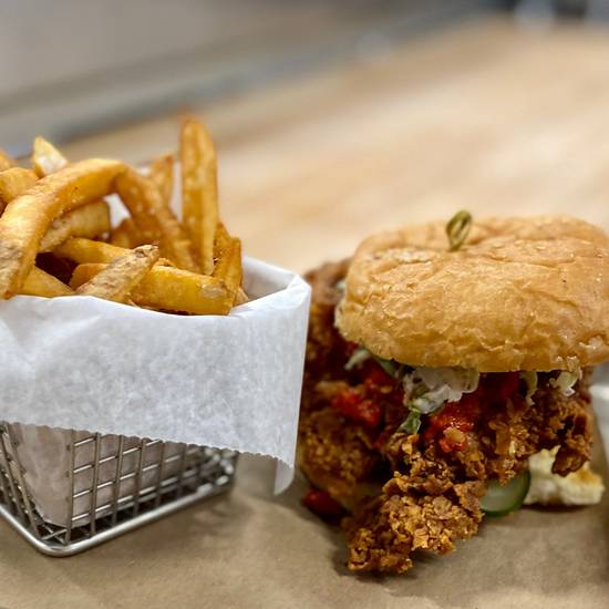 Order Spicy Chicken Sandwich food online from Thimble Island Brewing Company store, Branford on bringmethat.com