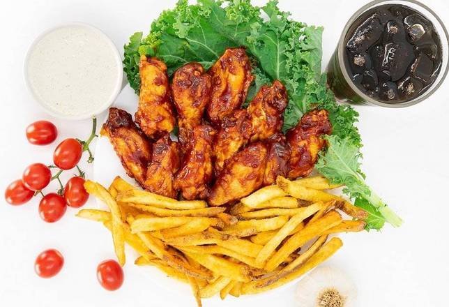 Order 6 PCS Classic Wings Combo food online from Sauce & Toss store, Zion on bringmethat.com