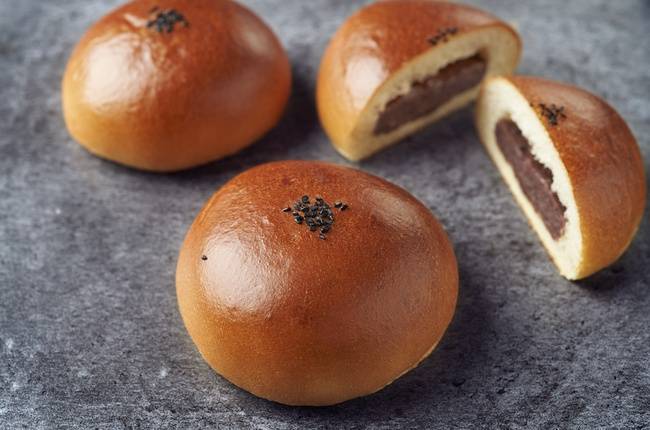 Order Whole Red bean Bread food online from Paris Baguette store, Palisades Park on bringmethat.com
