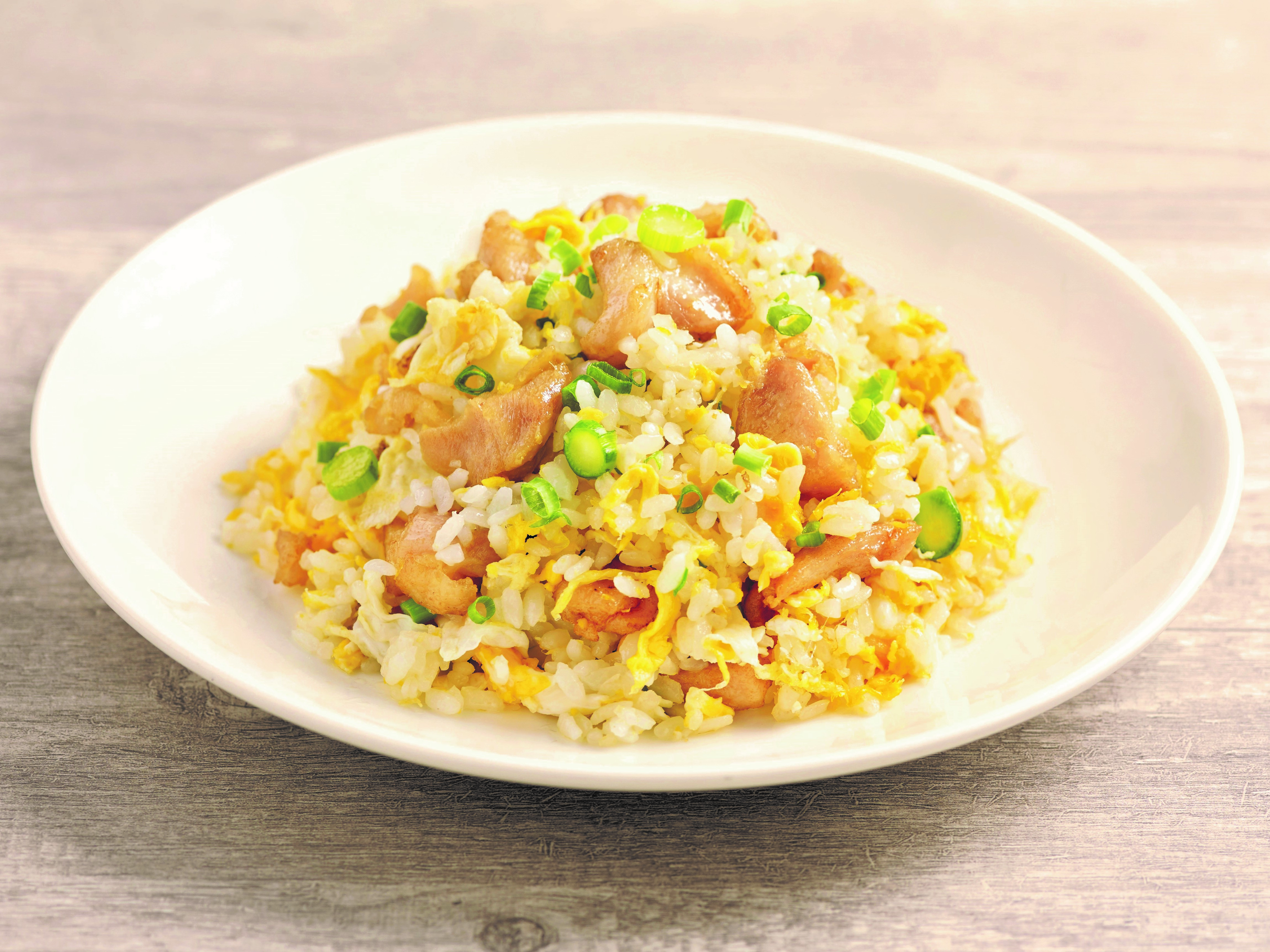 Order F8. Fried Rice with Chicken food online from Paradise Dynasty store, Costa Mesa on bringmethat.com