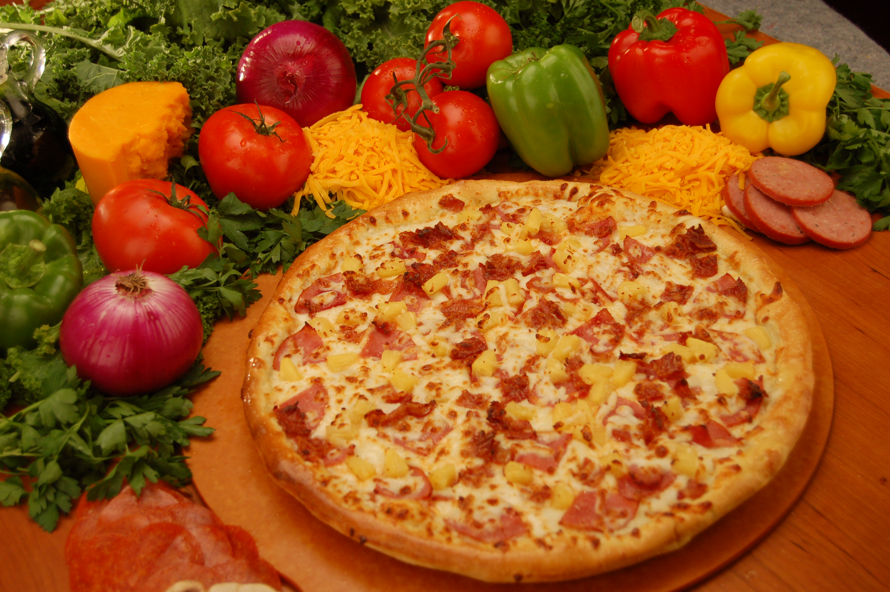 Order Tropical Delight Pizza food online from Cheezie Pizza store, Wichita on bringmethat.com