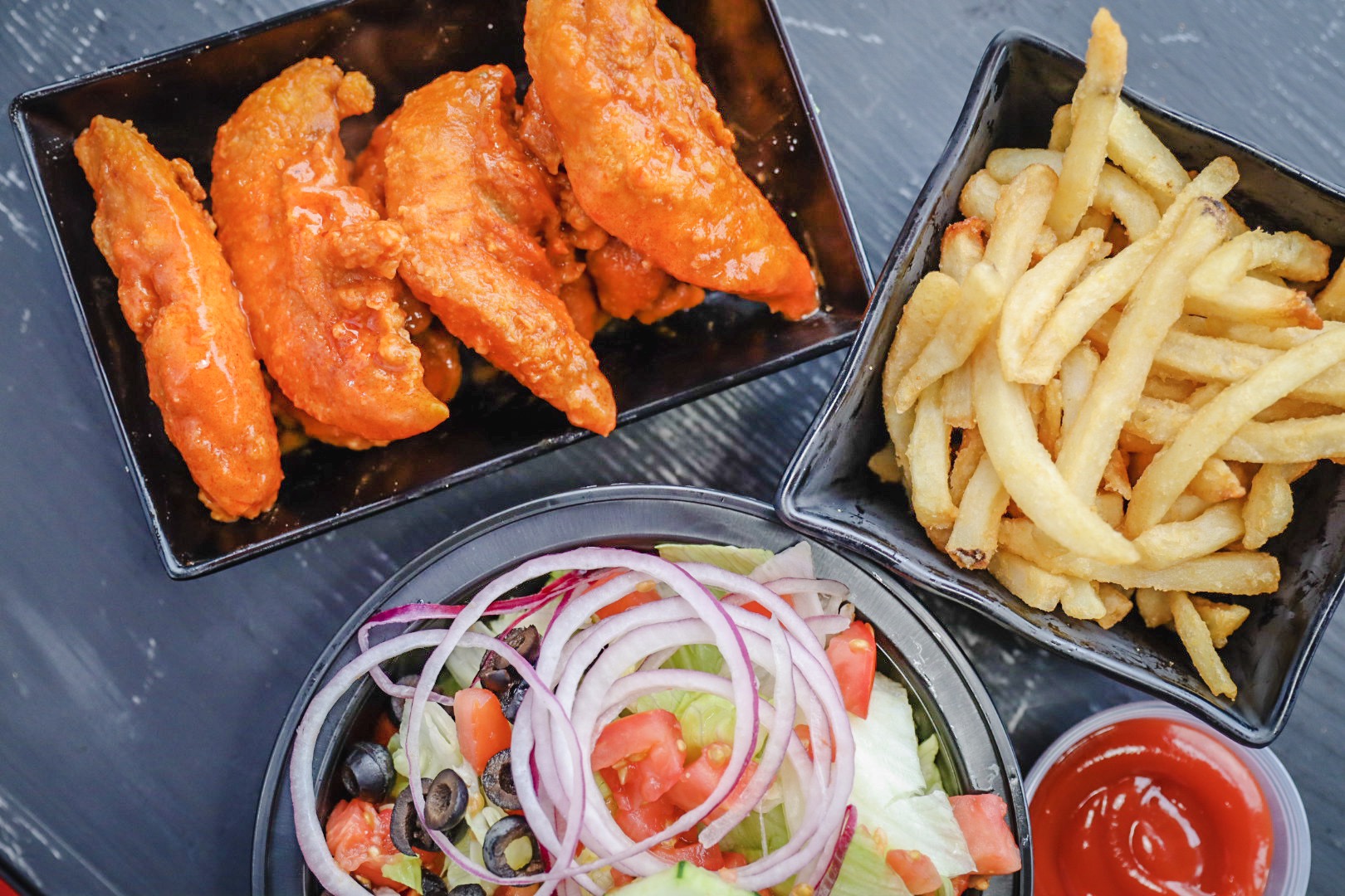 Order Buffalo Chicken Plate food online from Rock City Pizza store, Allston on bringmethat.com