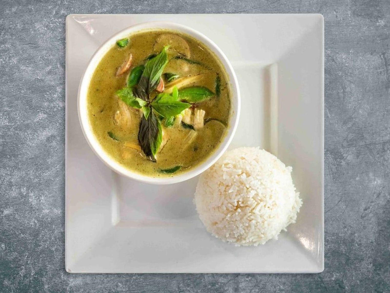 Order Curry Underwood (Green Curry) food online from Come Thai With Me store, Dallas on bringmethat.com