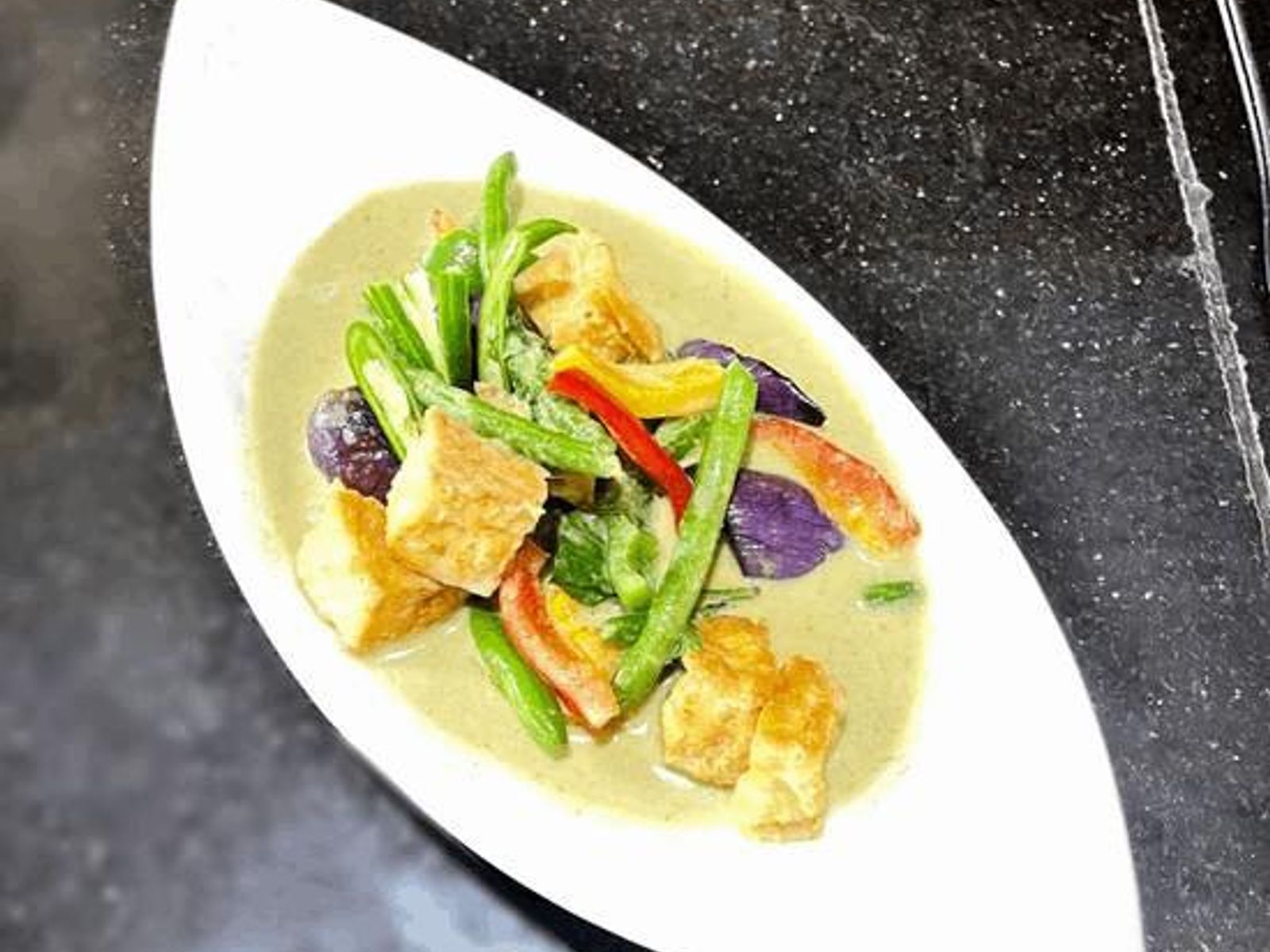 Order Green Curry food online from Rod Dee Thai store, Baltimore on bringmethat.com